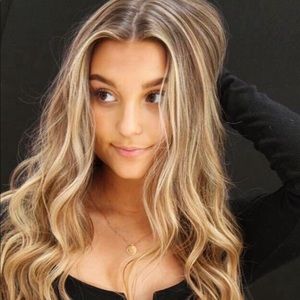 Meet your Posher, Kayla